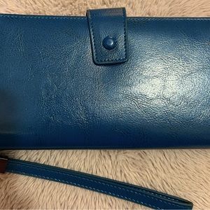 RFID blocking wallet / wristlet